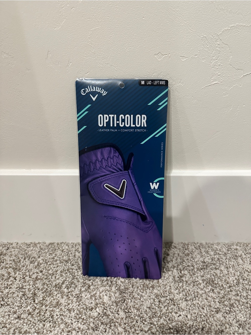Callaway Opti-Color Golf Glove in Purple with Black Accents (size medium)